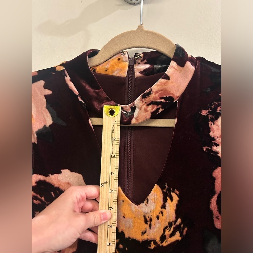 Ivanka Trump Velvet Floral Dress Women’s 8 Long Sleeve Keyhole - Picture 7 of 9